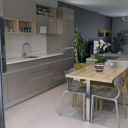 Avec Piscine Privative Et Sans Vis A Vis Villa
