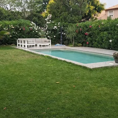 Avec Piscine Privative Et Sans Vis A Vis Villa